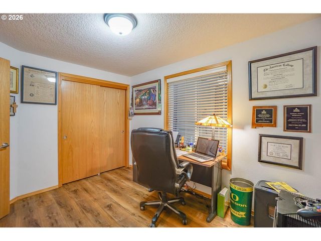 2107 N 5TH Way, Ridgefield, WA 98642