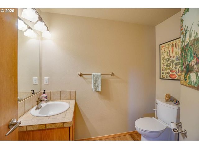 2107 N 5TH Way, Ridgefield, WA 98642