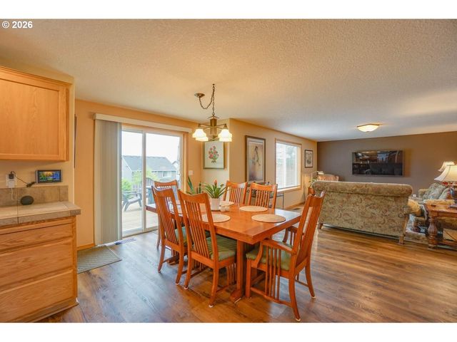 2107 N 5TH Way, Ridgefield, WA 98642