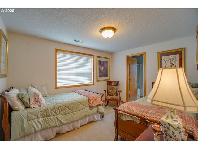 2107 N 5TH Way, Ridgefield, WA 98642