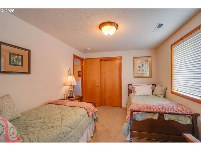 2107 N 5TH Way, Ridgefield, WA 98642