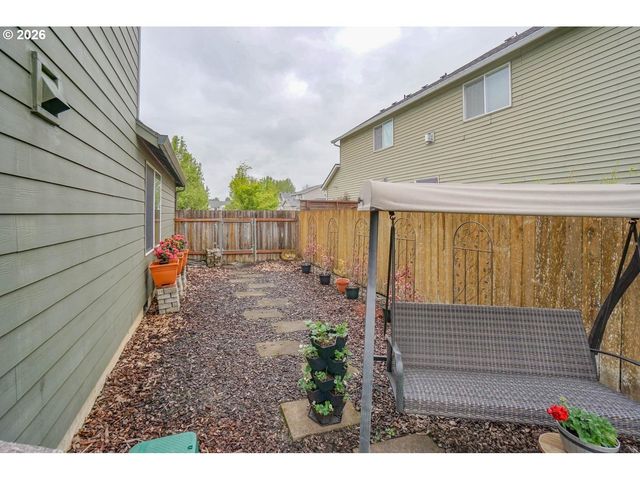 2107 N 5TH Way, Ridgefield, WA 98642