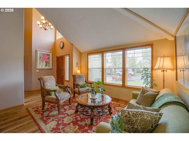 2107 N 5TH Way, Ridgefield, WA 98642