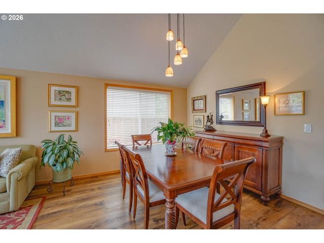 2107 N 5TH Way, Ridgefield, WA 98642