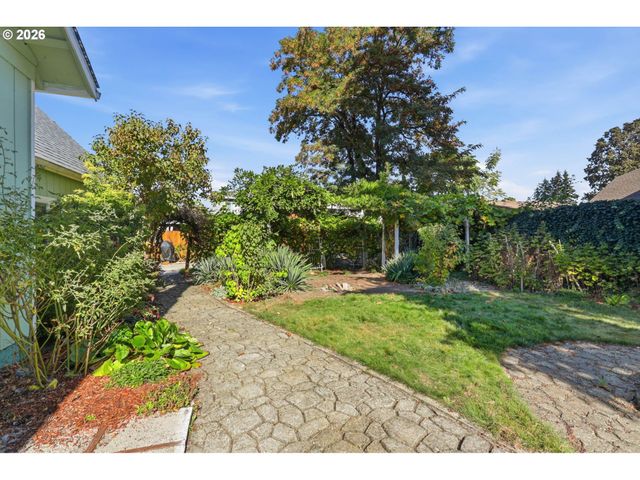 3601 T St, Vancouver, WA 98663