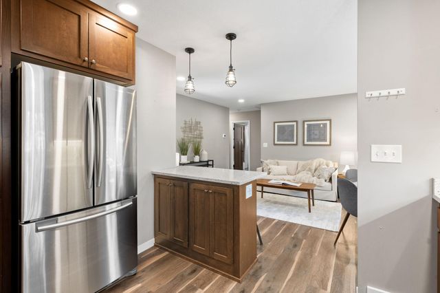2097 Belmont Lane E, North Saint Paul, MN 55109