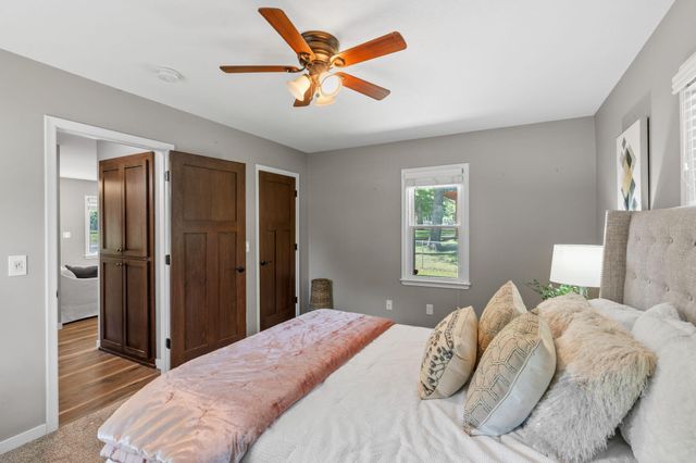 2097 Belmont Lane E, North Saint Paul, MN 55109