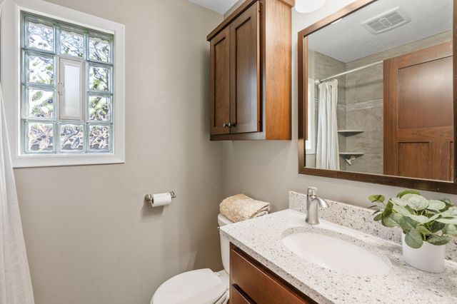 2097 Belmont Lane E, North Saint Paul, MN 55109