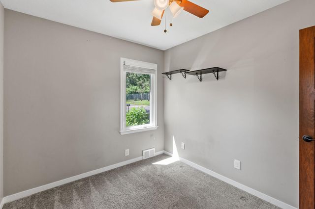 2097 Belmont Lane E, North Saint Paul, MN 55109