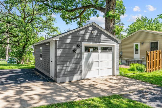 2097 Belmont Lane E, North Saint Paul, MN 55109