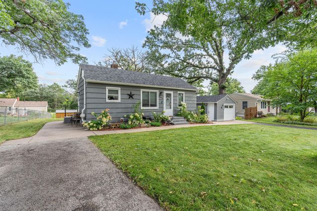 2097 Belmont Lane E, North Saint Paul, MN 55109