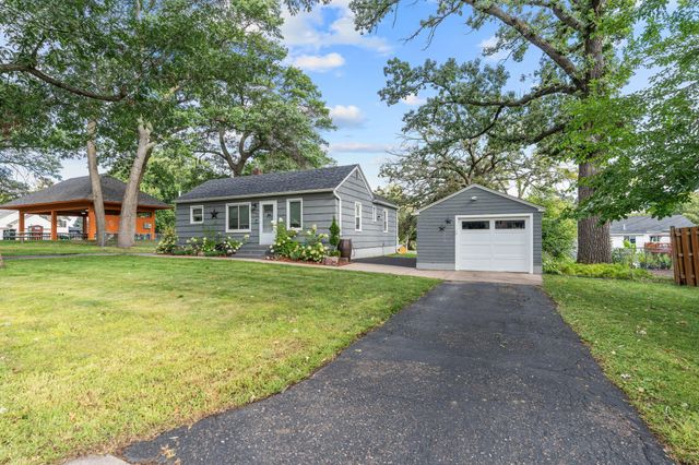 2097 Belmont Lane E, North Saint Paul, MN 55109