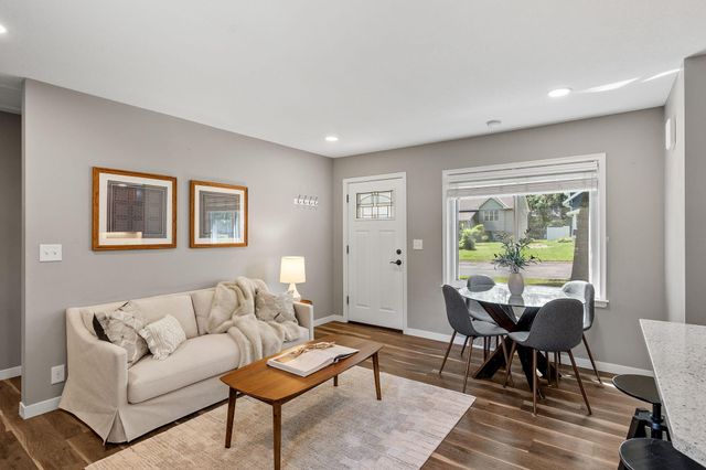2097 Belmont Lane E, North Saint Paul, MN 55109