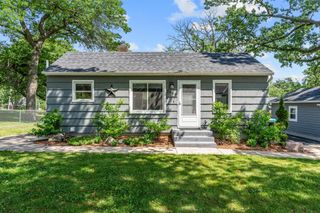 2097 Belmont Lane E, North Saint Paul, MN 55109