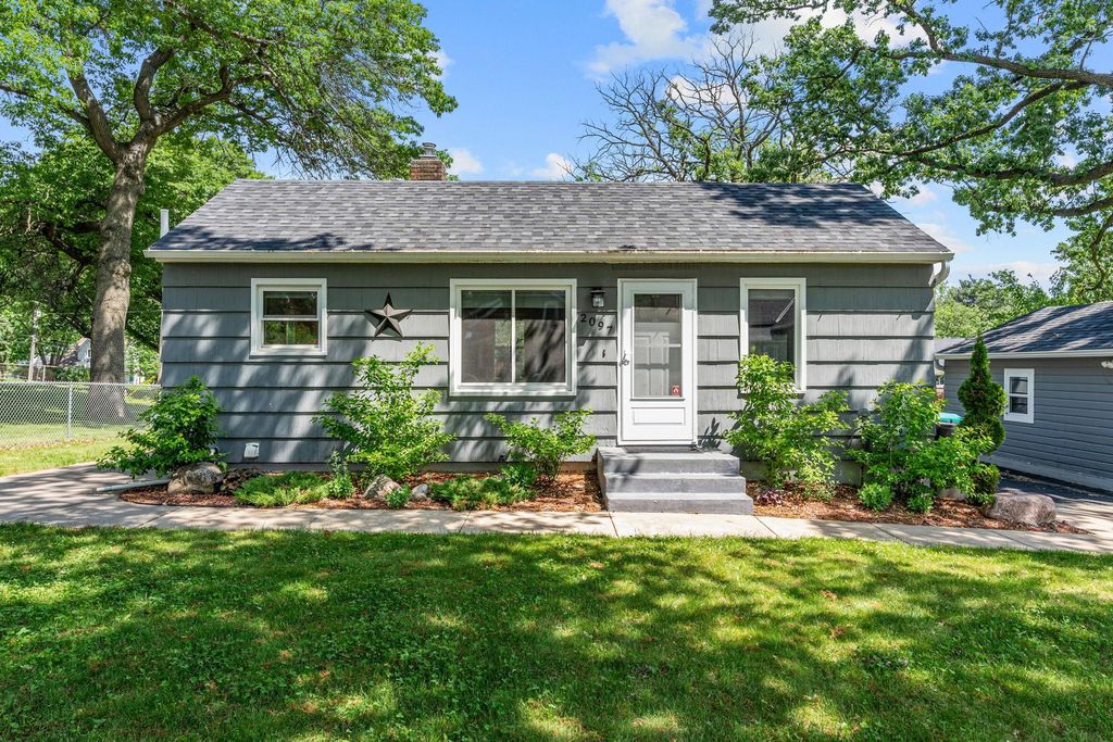 2097 Belmont Lane E, North Saint Paul, MN 55109