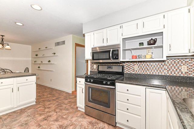 917 Howard STREET, Waukesha, WI 53188