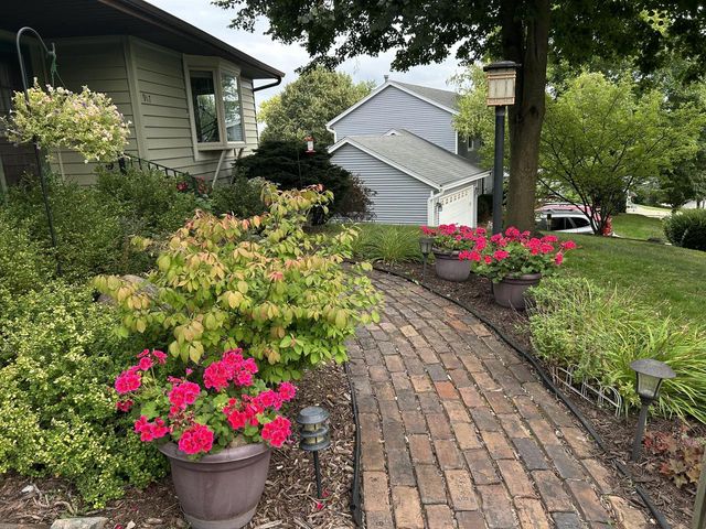 917 Howard STREET, Waukesha, WI 53188