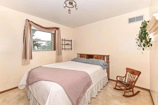 917 Howard STREET, Waukesha, WI 53188