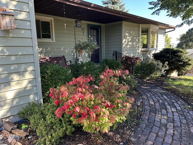 917 Howard STREET, Waukesha, WI 53188