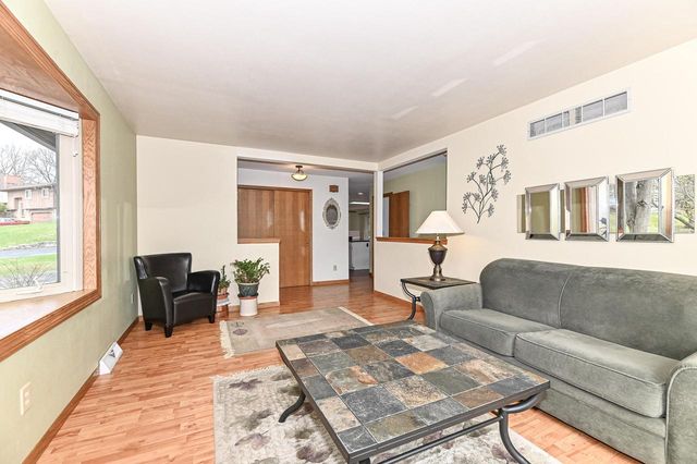 917 Howard STREET, Waukesha, WI 53188