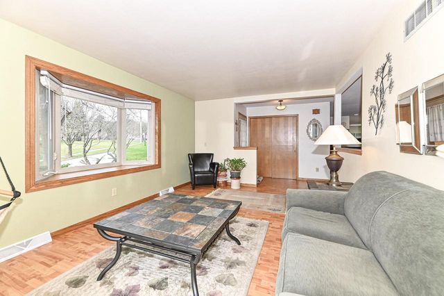 917 Howard STREET, Waukesha, WI 53188