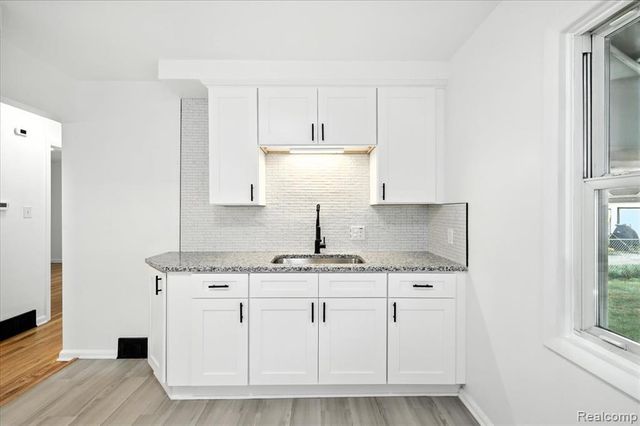 7445 Rockdale, Redford, MI 48239