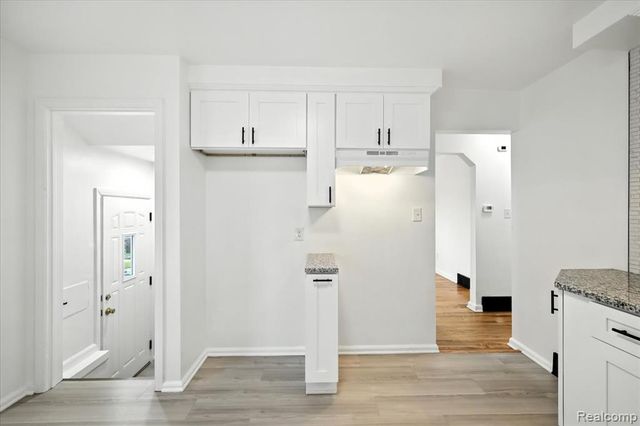 7445 Rockdale, Redford, MI 48239