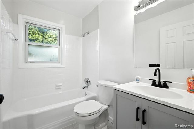 7445 Rockdale, Redford, MI 48239