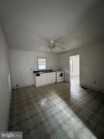 79 W 2ND AVE, Pine Hill, NJ 08021