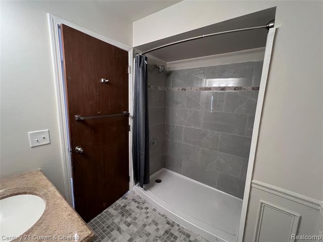 61958 Ticonderoga Drive, South Lyon, MI 48178