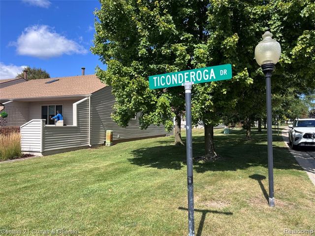 61958 Ticonderoga Drive, South Lyon, MI 48178