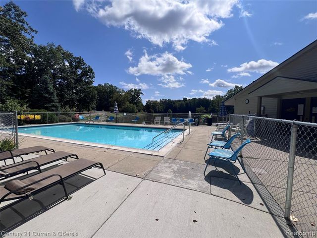 61958 Ticonderoga Drive, South Lyon, MI 48178