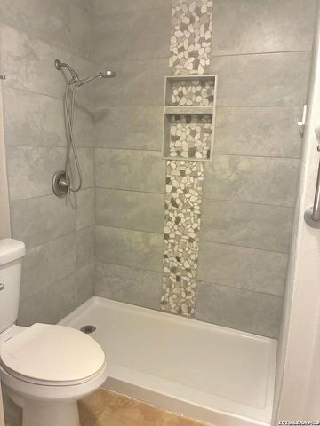 11843 Braesview Apt 701, San Antonio, TX 78213