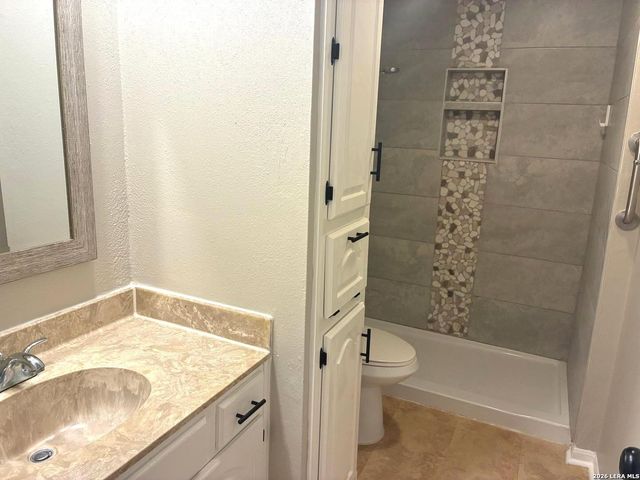 11843 Braesview Apt 701, San Antonio, TX 78213