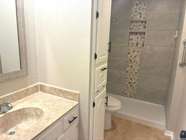 11843 Braesview Apt 701, San Antonio, TX 78213
