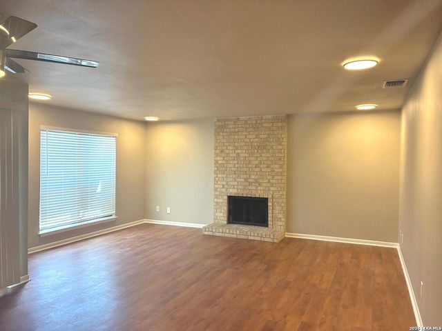 11843 Braesview Apt 701, San Antonio, TX 78213