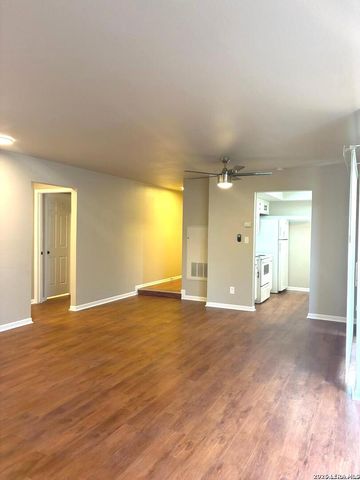 11843 Braesview Apt 701, San Antonio, TX 78213