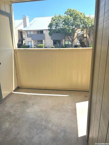 11843 Braesview Apt 701, San Antonio, TX 78213