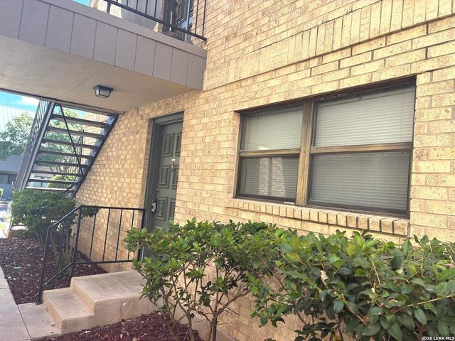 11843 Braesview Apt 701, San Antonio, TX 78213