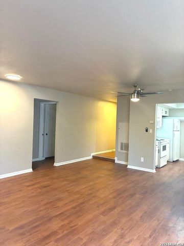 11843 Braesview Apt 701, San Antonio, TX 78213