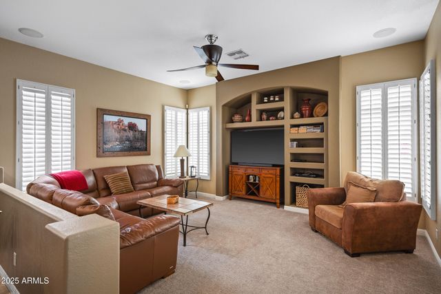 269 W EL FREDA Road, Tempe, AZ 85284