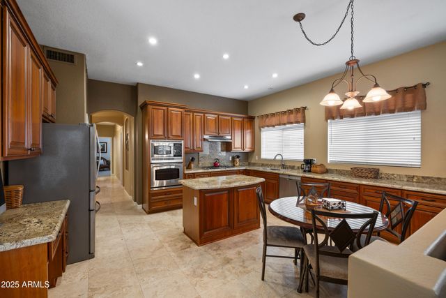 269 W EL FREDA Road, Tempe, AZ 85284