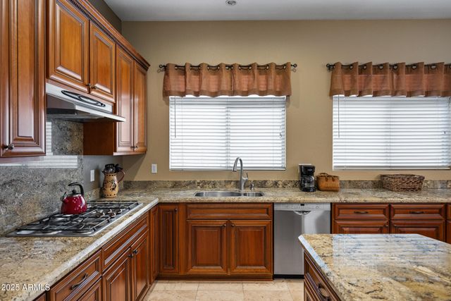 269 W EL FREDA Road, Tempe, AZ 85284