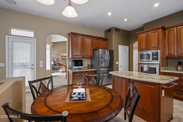 269 W EL FREDA Road, Tempe, AZ 85284