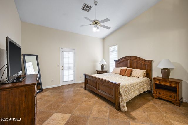 269 W EL FREDA Road, Tempe, AZ 85284