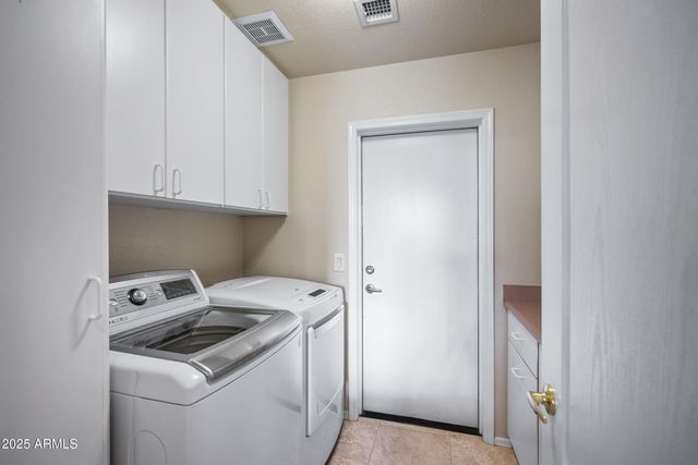 269 W EL FREDA Road, Tempe, AZ 85284