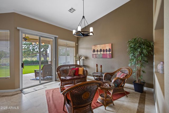 269 W EL FREDA Road, Tempe, AZ 85284