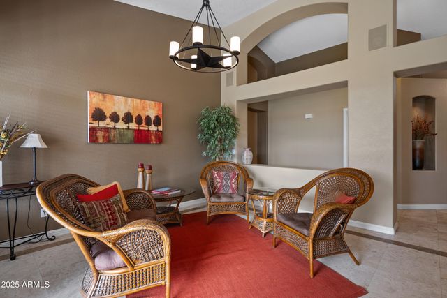 269 W EL FREDA Road, Tempe, AZ 85284