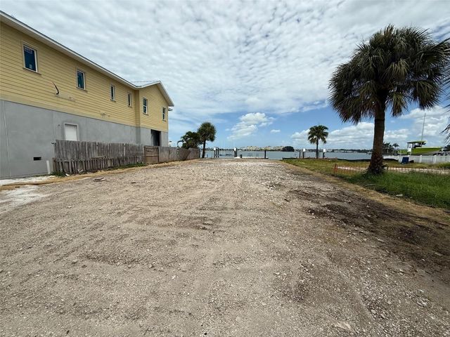 14217 E PARSLEY DRIVE, Madeira Beach, FL 33708