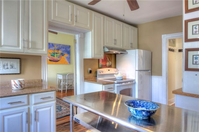 98 John Street, Newport, RI 02840